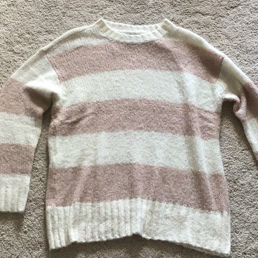 Never Worn American Eagle Sweater